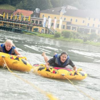 Auch Wassersport ist angesagt - (c) Hotel Donauschlinge