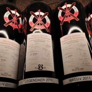 Auch der legendäre Skiclub St. Anton hat seinen eigenen Wein im Keller der Hospiz Alm liegen - (c) Christine Kroll