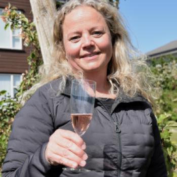 Anne produziert auf ihrer Apfelplantage Sandalen Gård Apfelsaft und Cider - (c) Gabi Vögele