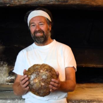 Kjetil Junge backt in einem alten Holzofen Brot wie vor 200 Jahren - (c) Gabi Vögele