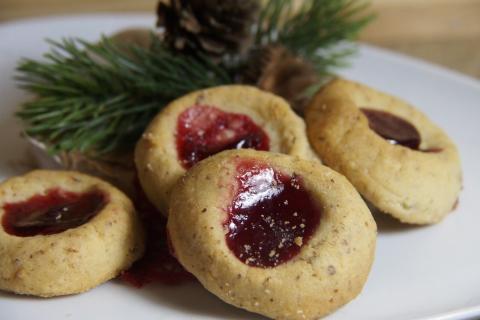 Husarenkrapfen - Weihnachtskekse mit Marillenmarmelade - (c) Jörg Bornmann