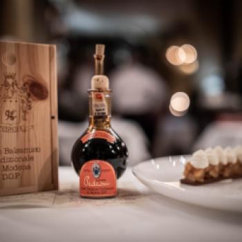 Auch das Dessert wird mit ‚Aceto Balsamico Tradizionale di Modena‘ verfeinert - (c) Huw Prichad