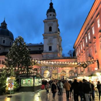 Salzburg ganz weihnachtlich im festlichen Glanz - Mozartkugeln und Salzburger Nockerln treffen auf Glühpunsch und Lebkuchen - (c) Gabi Dräger