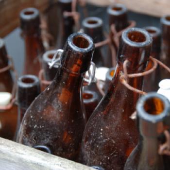 Diese Bierflaschen sind wohl schon seit einiger Zeit geleert - Landpartie Dagobertshausen 2017 - (c) Gabi Vögele