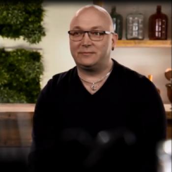 Daniel Bäzol erklärt dem Fernsehpublikum sein Rezept - ZDF Küchenschlacht