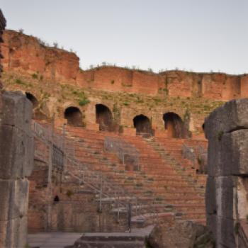 Vom Triumph der Römer über die Samniten zeugt das römische Theater ... - (c) Gabi Vögele