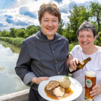 Hopfen im Glas und auf dem Teller - (c) Frank Boxler