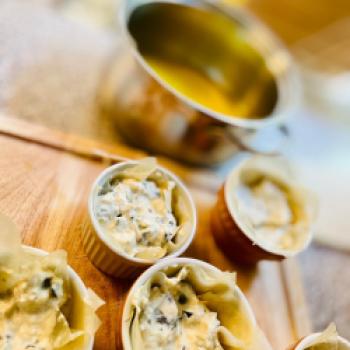 Käse-Oliven-Törtchen mit Filoteig - (c) Barbara Basteck