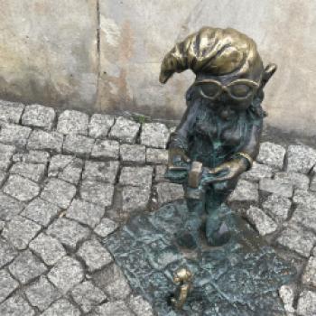 Die Zwerge von Tamasz Moczek gibt es in zahlreicher Ausführung - (c) Eva-Maria Mayring