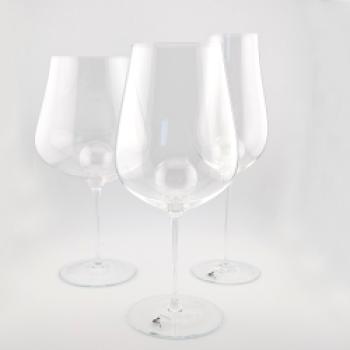 In der Schwebe zwischen Design und Sinnlichkeit - die Glasserie „Air Sense“ von Zwiesel Glas - (c) Carola Faber