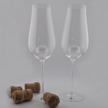 In der Schwebe zwischen Design und Sinnlichkeit - die Glasserie „Air Sense“ von Zwiesel Glas - (c) Carola Faber