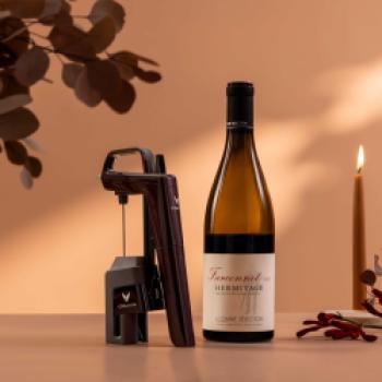 Coravin präsentiert limitierte „Hermitage Red“ Edition zu Weihnachten - (c) Coravin