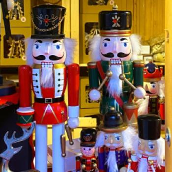 Idyllisch und romantisch – der Weihnachtsmarkt am Chinesischen Turm in München - (c) Gabi Dräger