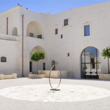 Der große Innenhof der Masseria Amastuola - (c) Hannelore Fisgus