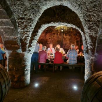 Eine der traditionsreichsten Weinregionen Deutschlands, die Mosel, lockt bereits in den nächsten Monaten mit zwei außergewöhnlichen Weinevents - (c) Weingut der Vereinigten Hospitien