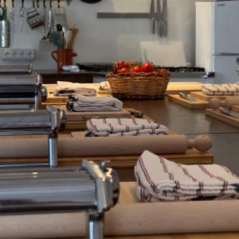 Die Casa Abruzzo bietet eine gut ausgestatte, große Küche für unsere Kochkurse - (c) Casa Abruzzo