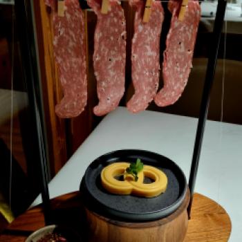 Weißer Rausch und Haubenküche - In St. Anton am Arlberg kommen Wintersportler und Feinschmecker auf ihre Kosten - (c) Gabi Vögele