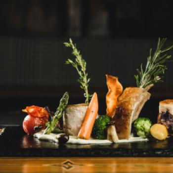 Weißer Rausch und Haubenküche - In St. Anton am Arlberg kommen Wintersportler und Feinschmecker auf ihre Kosten - (c) Gabi Vögele