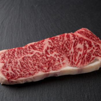 Japanisches Rind italienisch interpretiert, Wagyuzucht auf dem Ritten - (c) Benjamin Pfitscher