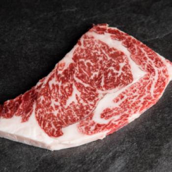 Japanisches Rind italienisch interpretiert, Wagyuzucht auf dem Ritten - (c) Benjamin Pfitscher