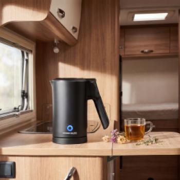 Der Reise Wasserkocher WK 1000 von Rommelsbacher  Klein genug fürs Gepäck. Groß genug für den Kaffee- und Teemoment - (c) Rommelsbacher