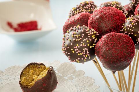 Kernöl-Cake Pops - (c) Stefan Kristoferitsch mit freundlicher Genehmigung der Gemeinschaft Steirisches Kürbiskernöl g.g.A.