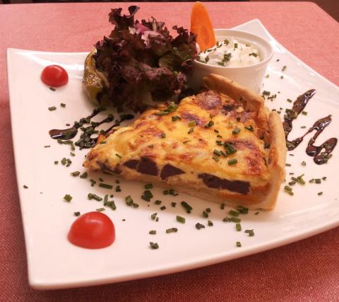 Bltuwurst-Sauerkraut-Quiche - (c) Holger Unger