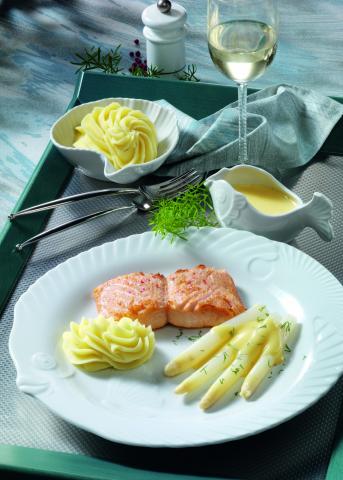 Spargel mit Lachsfilet, Kartoffelpüree und Zitronengras-Sauce - (c) www.ostermenue.de