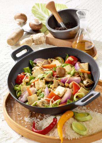 Wok-Gemüse mit Tofu - (c) Wirths PR