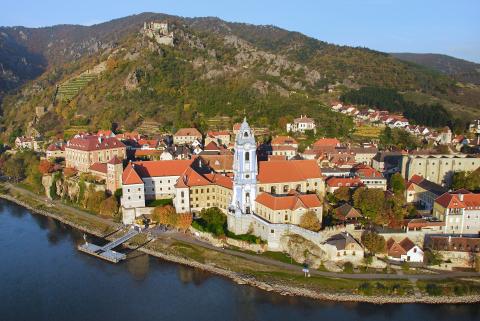 Die Wachau - Kulturlandschaft mit Hingucker und Schmankerl aus Küche und Backstube - (c) Niederösterreich Tourimus