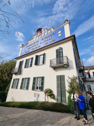 Negroni und seine Vorfahren – ein Besuch in der Casa Martini - Eine Führung durch den Betrieb, das Museum und Cocktail-Kurs zeigt die Vielfalt dieses Traditionsunternehmens in der Nähe von Turin - (c) Gabi Vögele