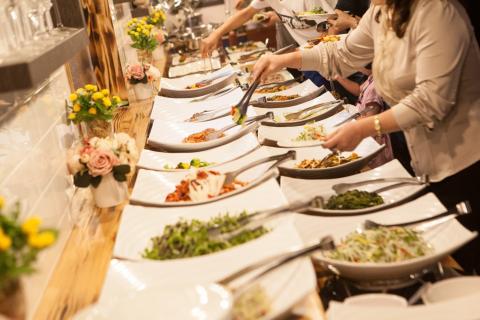 Catering und Buffet für Feiern in Kaiserslautern: Worauf es bei der Planung ankommt - (c) ally j from Pixabay